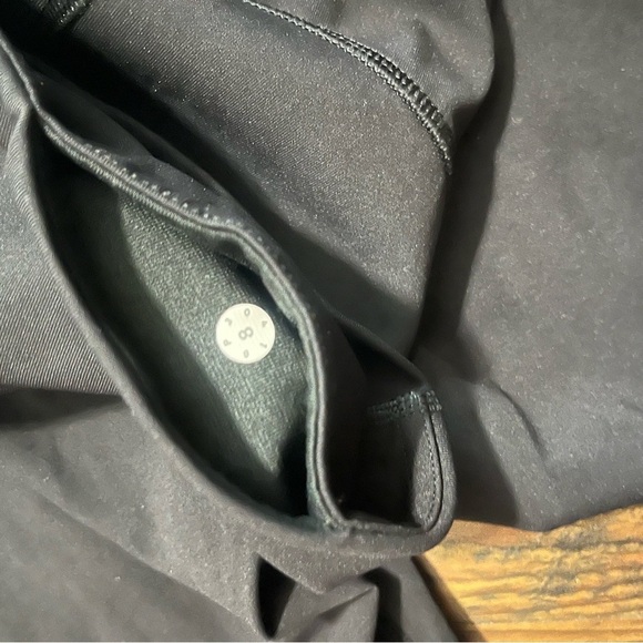 Lululemon Leggings/Pants Mesh Back Black Size 8 - Picture 7 of 8